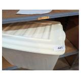 Tote w/ Lid
