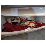 Tote w/ Lid & Tablecloths, Doilies & Placemats