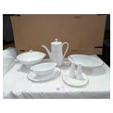 Vintage Style House Brocade Fine China