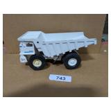 Die Cast Ertl Dresser Haulpak Truck