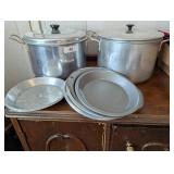 (2) Aluminum Stock Pots & Aluminum Pans