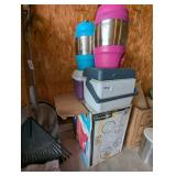 Rubbermaid 5 Gallon Drink Dispenser &