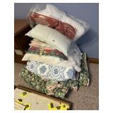 Pillows, Bedspreads, & Other Bedding