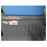 Extra Large Rubbermaid Tote w/ Lid