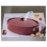 NIB Rachael Ray Cucina 5 Qt Covered Oval NIB Rachael Ray Cucina 5 Qt Covered Oval