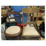 (2) Vintage Dining Chairs w/ Upholstered Seats (2) Vintage Dining Chairs w/ Upholstered Seats