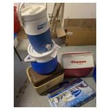 (2) Lunch Coolers, (2) Drink Dispensers & (2) Lunch Coolers, (2) Drink Dispensers &