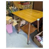 Small Ball & Claw Foot Table Small Ball & Claw Foot Table