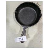 #3 Small Castor Iron Skillet