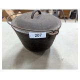 Cast Iron Dutch Oven w/ Lid