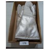 Aluminized Heat Resistant Mitts