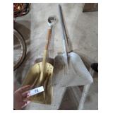 Plastic & Aluminum Scoop Shovel