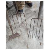 (2) Pitchforks & Garden Hoe