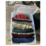 Tote w/ Lid + Christmas Tapestry Pillows