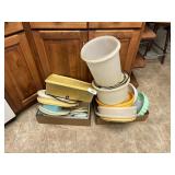 Assorted Tupperware & Other Plastic Storage