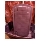 Large Tote & Lid w/ (4) Wreaths