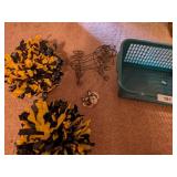 Small Jasper Pom Poms & Wire Shape Wildcat +