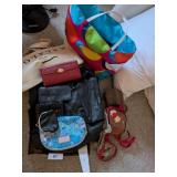 Totes, Purses & Wallets