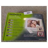 NIB 7" Screen Insignia Digital Picture Frame