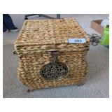 Wicker Home Decor Lidded Basket