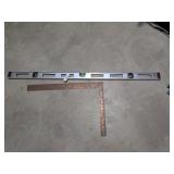 4ft. Aluminum Level & Metal Carpenter Square