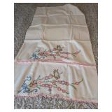 Vintage Embroidery Pillow Case Set w/