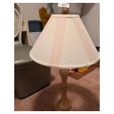 Pineapple Motif Table Lamp