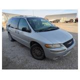 2000 Chrysler Town and Count Limited