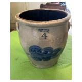 Ivan P. Jones Pittston PA. #4 Open Top Jar -*