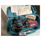 Makita 5" Random Orbit Sander w/ Case +