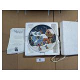 1992 Mistletoe Toy Shop Lighted Plate