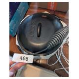 Lodge Cast Iron Pot w/ Lid