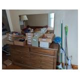 Dresser w/ Mirror - No Contents