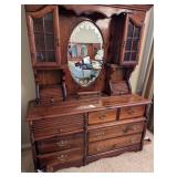 Queen/King? 4-Piece Bedroom Suite - No Contents