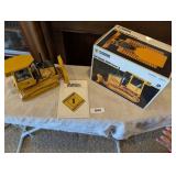 Ertl Precision Construction 650H JD Dozer w/