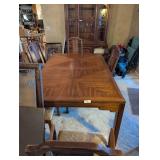 Dining Table w/ (6) Chairs, (2) Leaves &