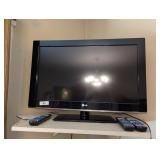 32" LG TV