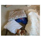 Pillows, Throw Blanket & Bed Spread