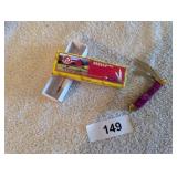 Crowing Roosters Early Rise Peanut Pocket Knife