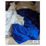 Tote No Lid + Assorted Table Cloths, White & Blue