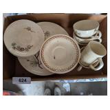 USA Pine Cone Design Dishes