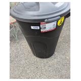 32 Gallon Trash Can w/ Lid