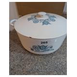 Prizer Ware Covered Dutch Oven -*