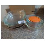 Pyrex- (6) Pie Plates, (2) Clear Bowls &