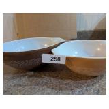 (2) Pyrex Bowls