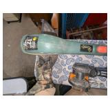 12 in Black & Decker Hedge Trimmer &