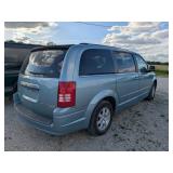2010 Chrysler Town and Count Touring