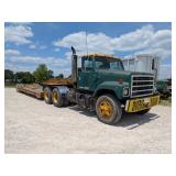 1981 International Semi & Equipment Trailer