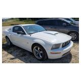 2005 Ford Mustang GT Deluxe