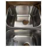 Karran SS Undermount Sink (31-1/2x18-1/8x8-3/4)